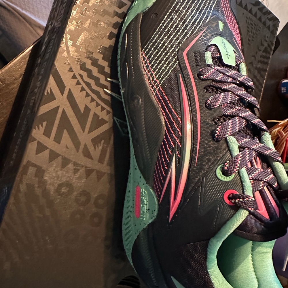 Stylish Black and Pink Athletic Shoes for Men